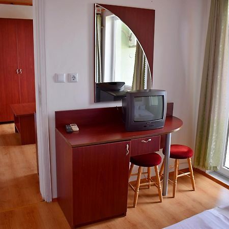 Royal Hostel Varna Exteriör bild